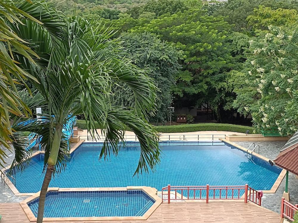 Cabbages & Condoms Khaoyai Resort Pak Chong Extérieur photo